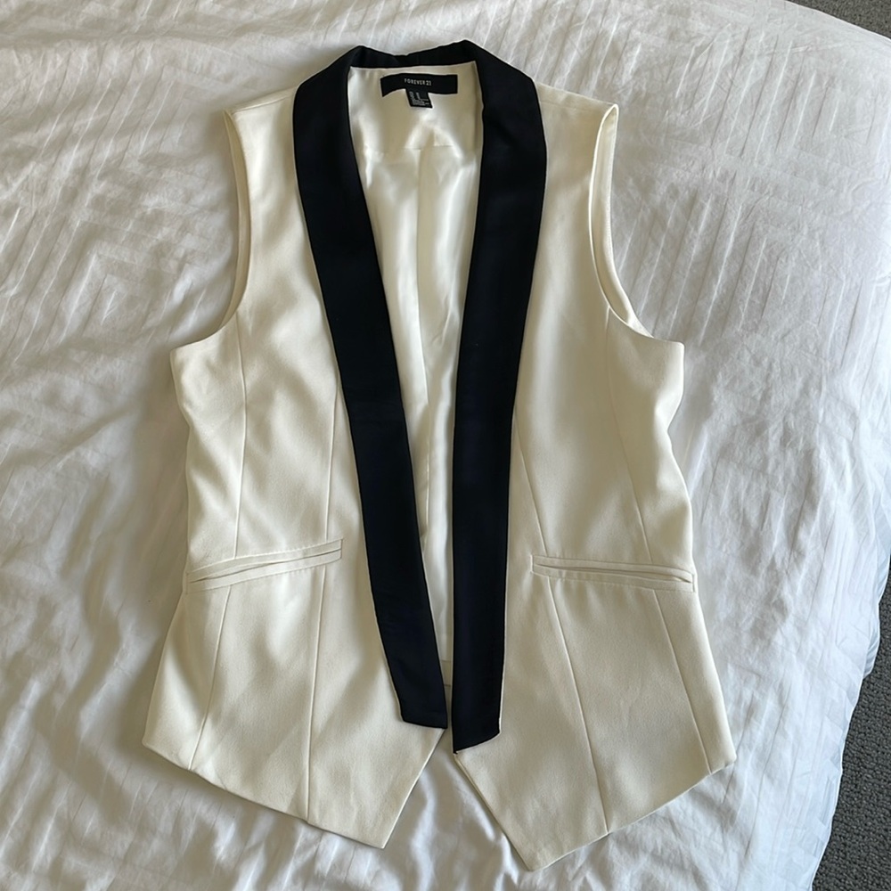 Forever 21 tuxedo vest size M